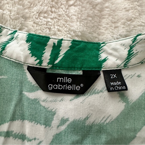 Mlle Gabrielle Size 2X Green White Patterned Ruffle Hem Shift Dress midi Resort - Picture 11 of 13
